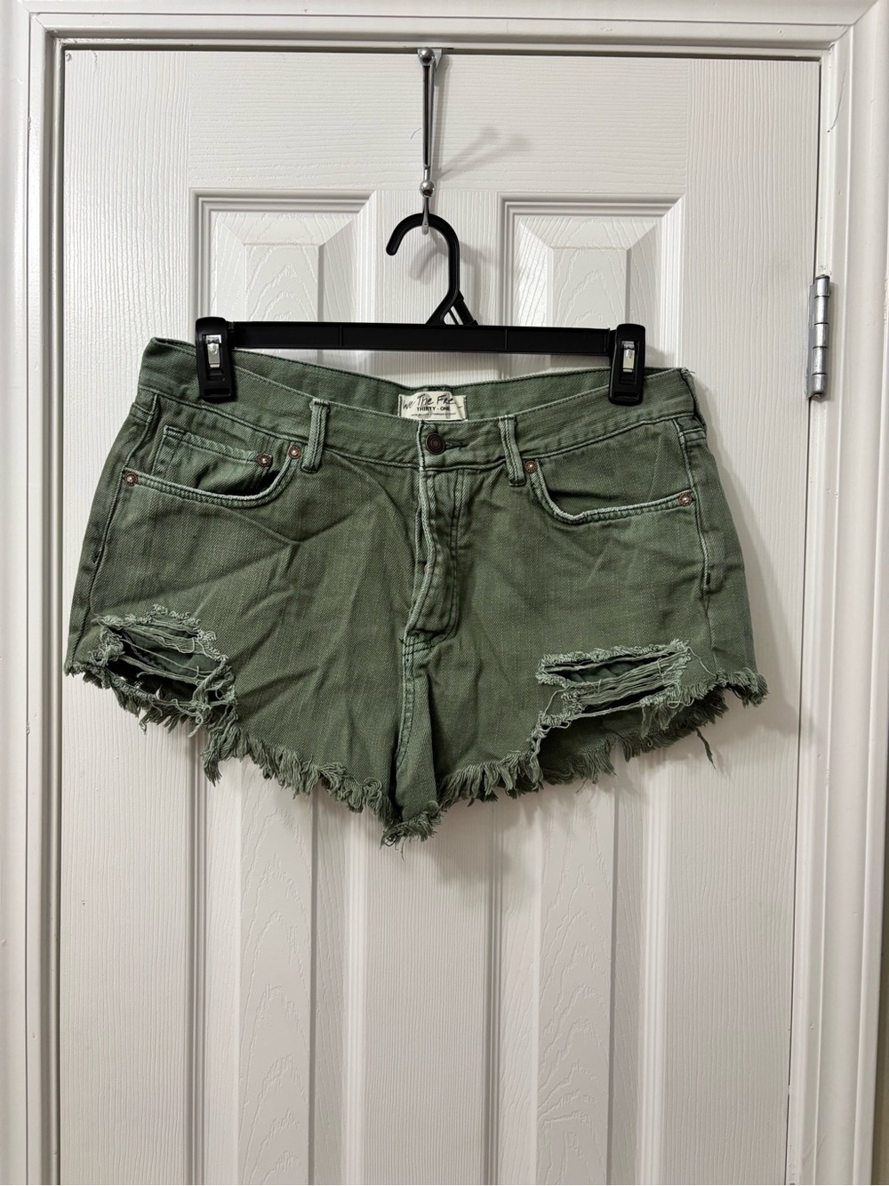 Free People We The Free Distressed Olive Green Denim Shorts Size 31 Boho - Picture 3 of 7